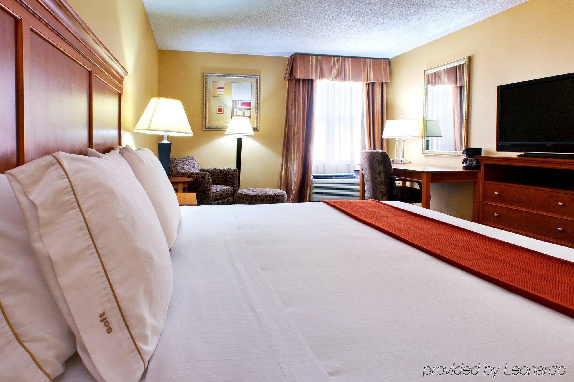 Holiday Inn Express Hurricane Mills Waverly By Ihg Bilik gambar